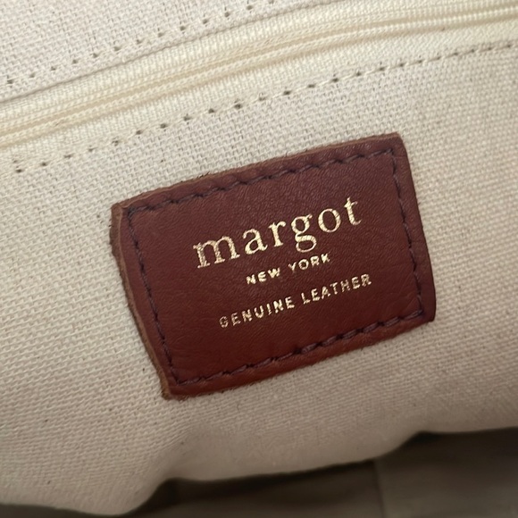 Brand New Margot Genuine Leather Leah Hobo Zip Crossbody Purse Adjustable Strap - Picture 14 of 16